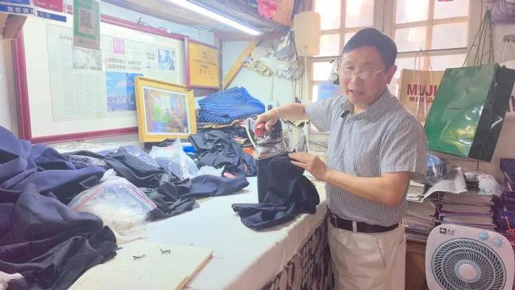 脑洞大开!20年前妈妈的婚纱“爆改”成了抹胸款,女儿结婚穿 脑洞大开!20年前妈妈的婚纱“爆改”成了抹胸款,女儿结婚穿