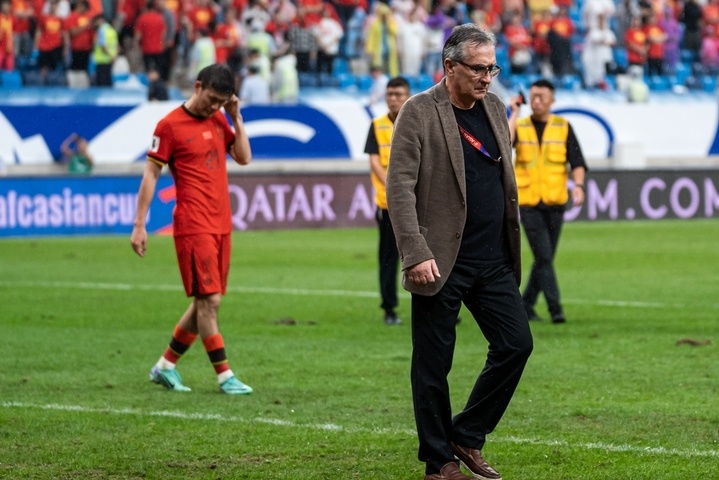 国足vs澳大利亚首发出炉：胡荷韬迎首秀，韦世豪、费南多在列