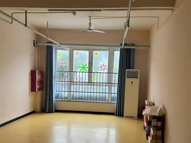 男童幼儿园坠楼，官方通报：排除人为推下，涉事幼儿园停业整顿
