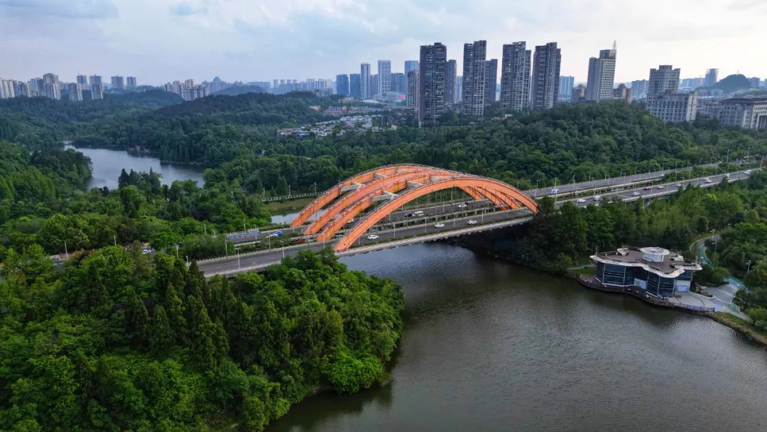 从“千园之城”到“潮流新地” 贵阳成热门旅游目的地 从“千园之城”到“潮流新地” 贵阳成热门旅游目的地