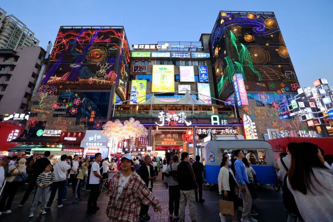 从“千园之城”到“潮流新地” 贵阳成热门旅游目的地 从“千园之城”到“潮流新地” 贵阳成热门旅游目的地