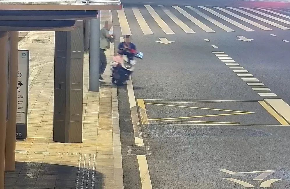 男子骑“电马儿”撞人逃逸！交警：拘留、罚款！