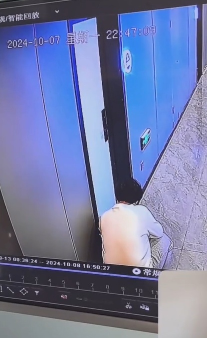 新婚夫妇称入住湖北仙桃一酒店遭员工偷拍录音,回应:员工比较年轻,可能有心理问题 新婚夫妇称入住湖北仙桃一酒店遭员工偷拍录音,回应:员工比较年轻,可能有心理问题