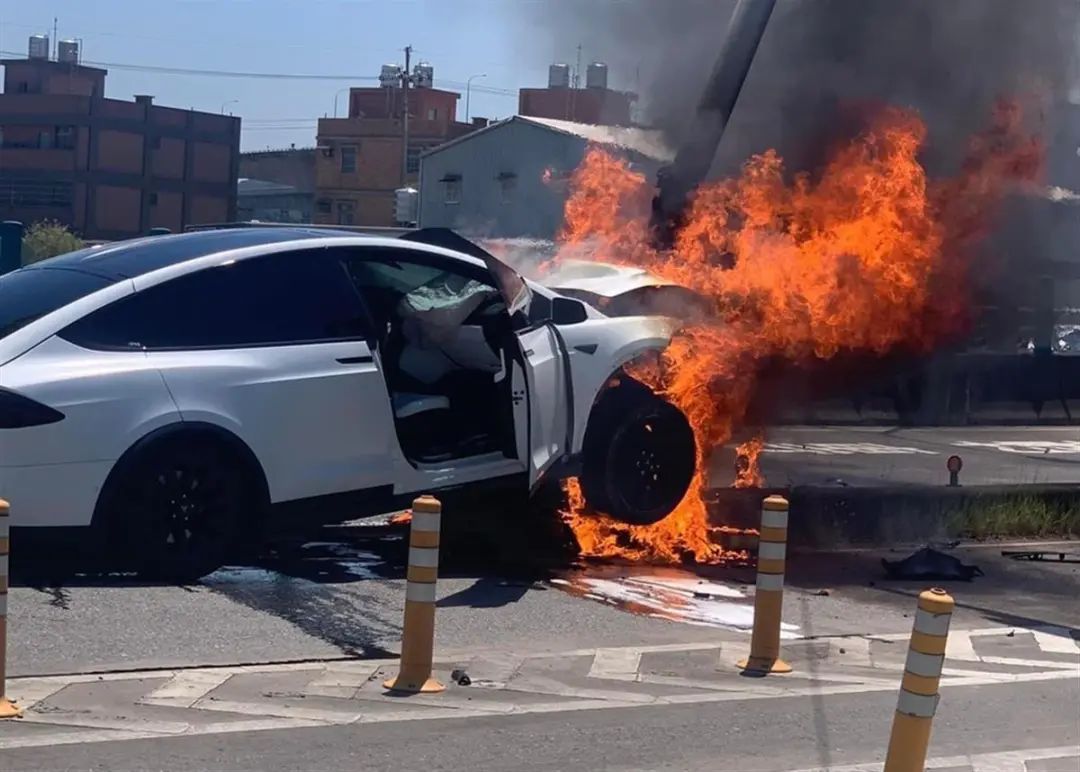 车祸两年后，男星林志颖宣布复出！