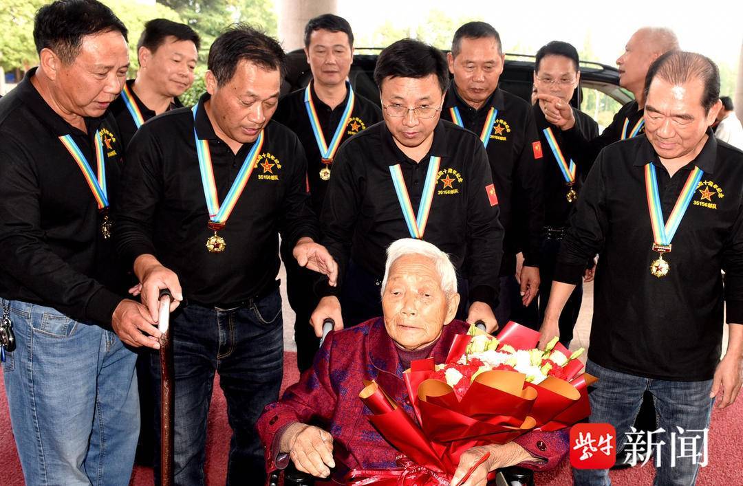 “娘，我们都是您老的儿子”，一诺践行40年，百名老兵为牺牲战友母亲庆寿