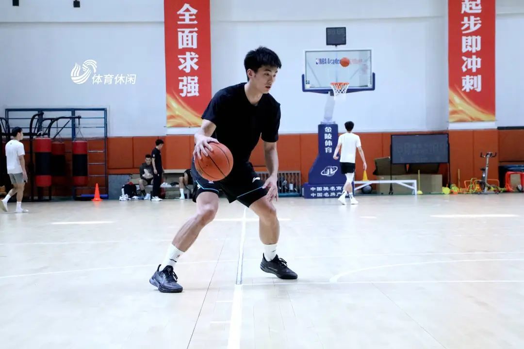 山东高速男篮临沂备战,邱彪坦言目标重回季后赛 山东高速男篮临沂备战,邱彪坦言目标重回季后赛