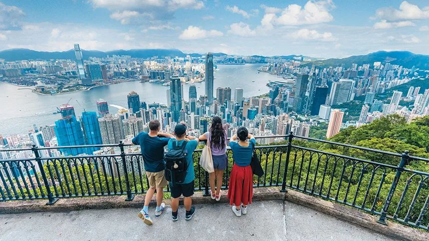 重阳节香港多个口岸迎人潮 重阳节香港多个口岸迎人潮