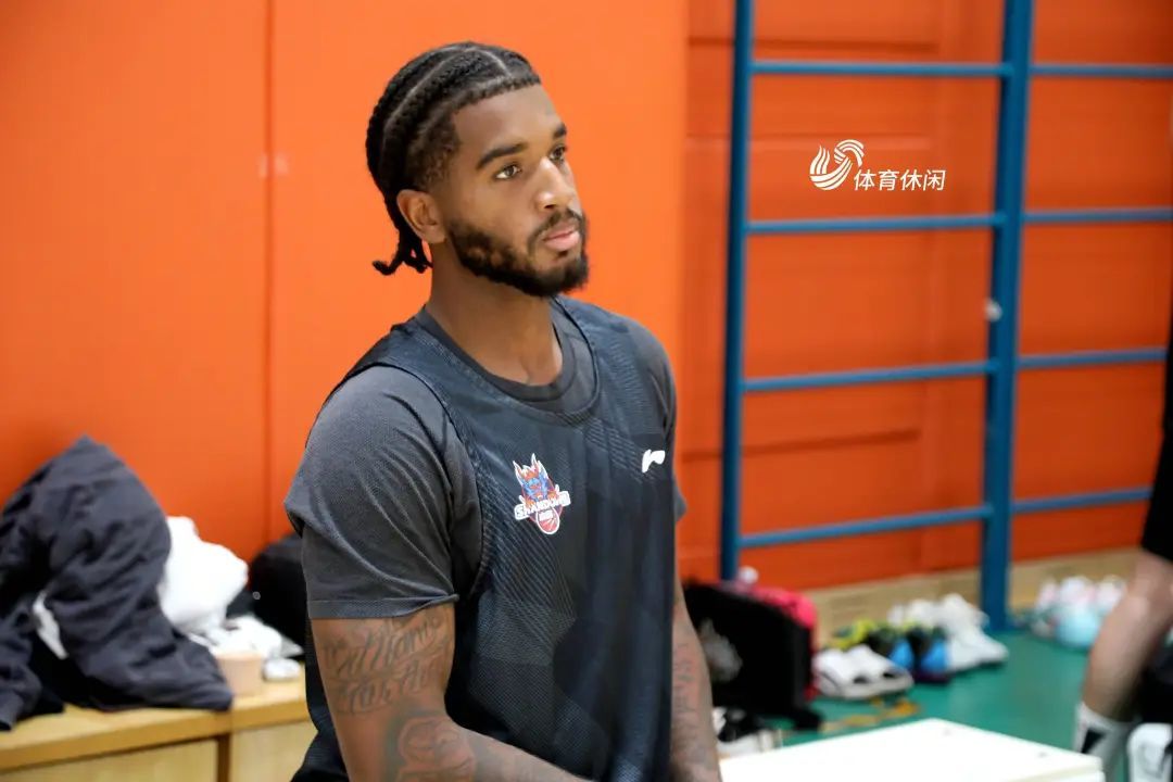 山东高速男篮临沂备战,邱彪坦言目标重回季后赛 山东高速男篮临沂备战,邱彪坦言目标重回季后赛
