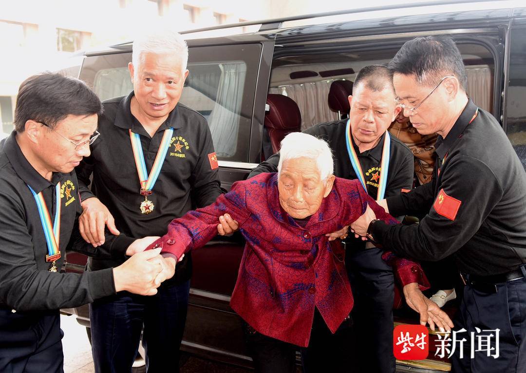 “娘，我们都是您老的儿子”，一诺践行40年，百名老兵为牺牲战友母亲庆寿