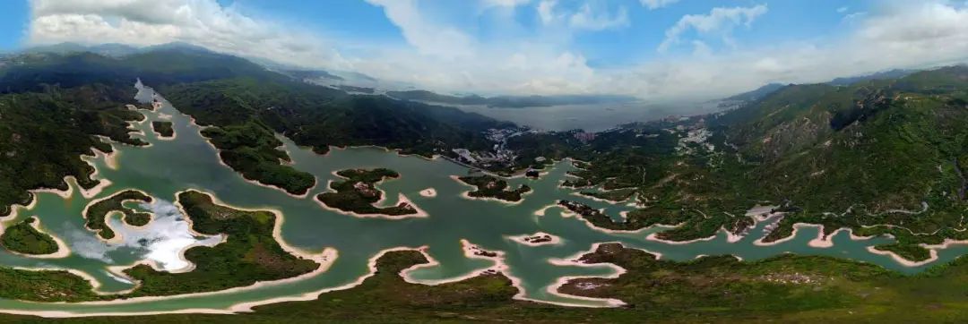 重阳节香港多个口岸迎人潮 重阳节香港多个口岸迎人潮