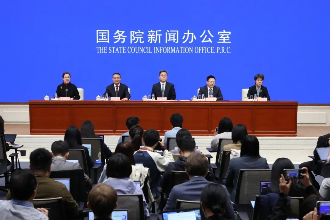 近年来最大力度!财政部:将较大规模置换地方存量隐性债务 近年来最大力度!财政部:将较大规模置换地方存量隐性债务