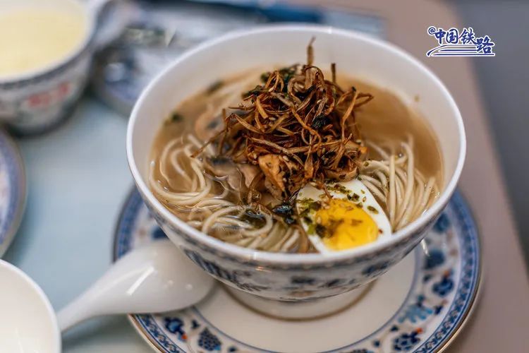 “从没见过!”大学生坐火车返程惊呆了……咱们云南也有🤩 “从没见过!”大学生坐火车返程惊呆了……咱们云南也有🤩