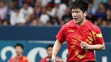 樊振东搭档许昕出战男团比赛 樊振东搭档许昕出战男团比赛