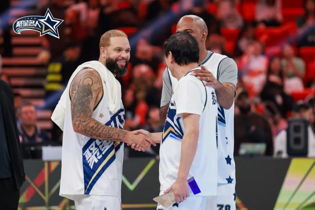 范志毅复出了?还受伤了? 范志毅复出了?还受伤了?