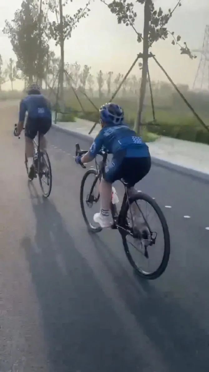 骑行男孩被碾案，司机最新消息→