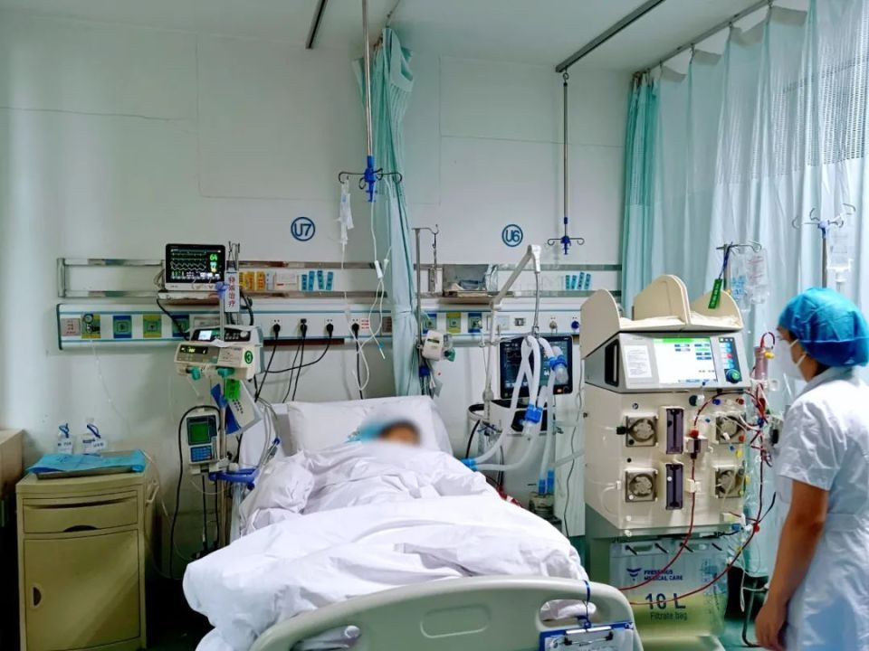 一天狂吃24颗感冒药，男子突发肾衰竭