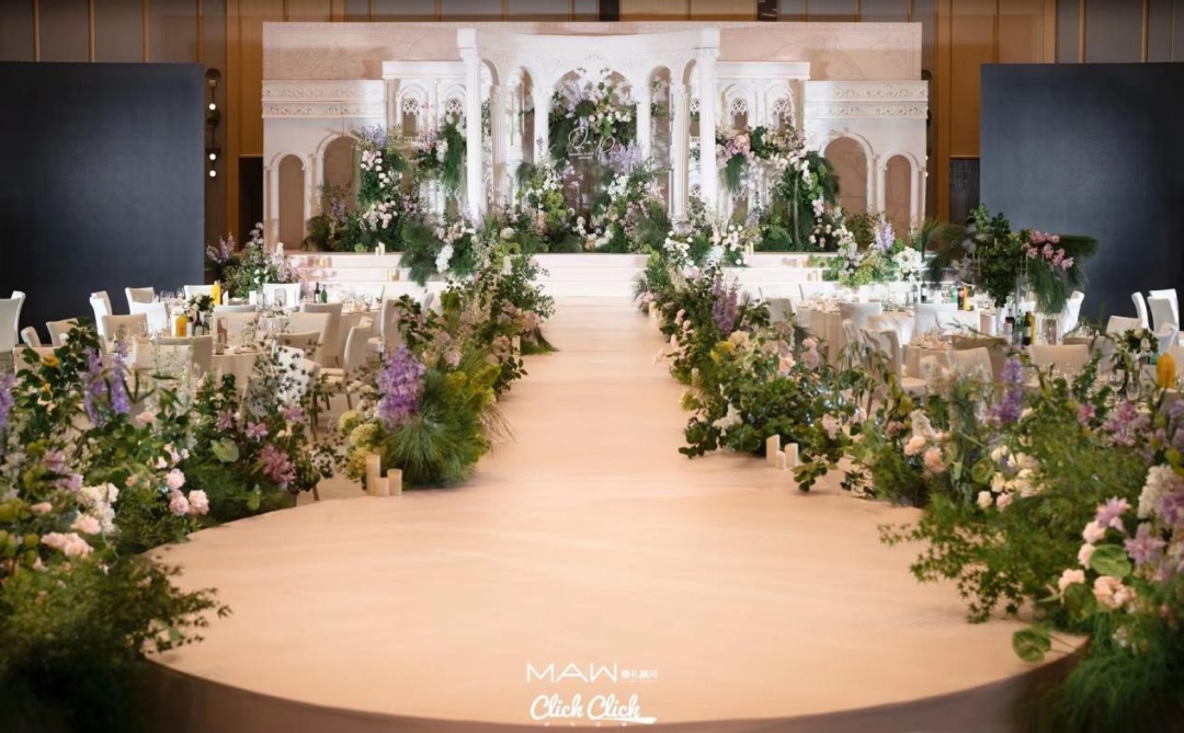 这届年轻人,正在结一种很新的婚 这届年轻人,正在结一种很新的婚