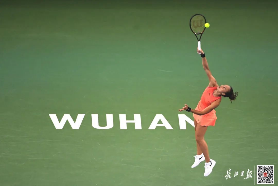 武网亚军！郑钦文惜败老对手萨巴伦卡