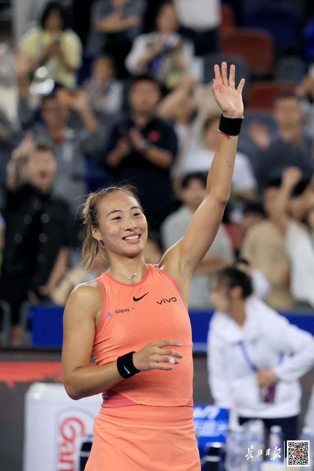 武网亚军！郑钦文惜败老对手萨巴伦卡