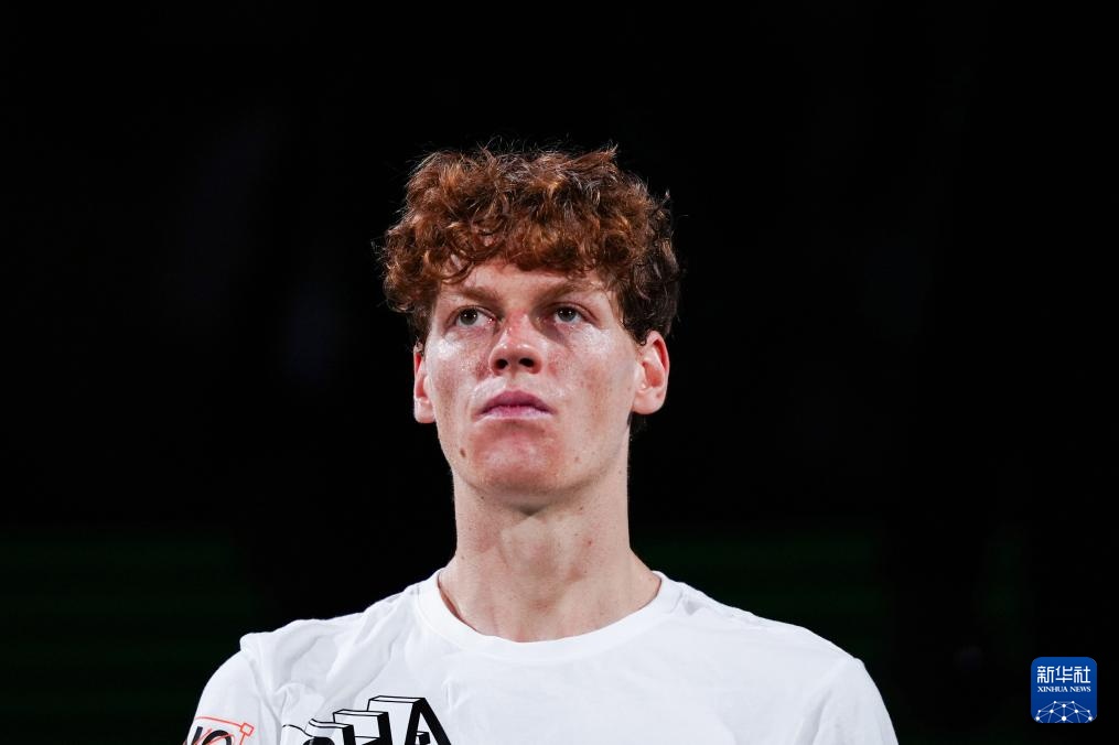 上海网球大师赛：辛纳夺冠