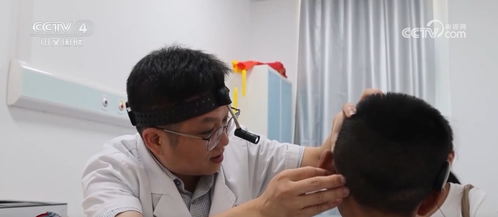 实事惠民生 人工耳蜗纳入多省医保 更多听障人士重获新“声” 实事惠民生 人工耳蜗纳入多省医保 更多听障人士重获新“声”