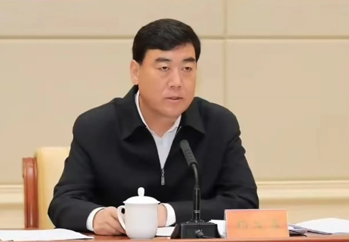 青海省委常委政法委书记杨发森投案