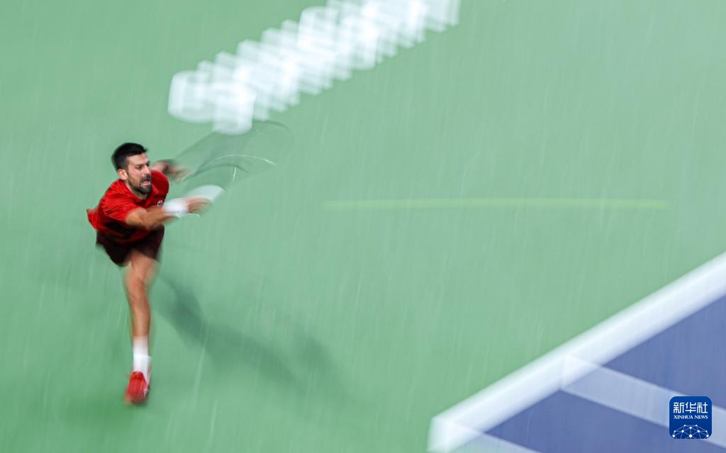 上海网球大师赛：辛纳夺冠
