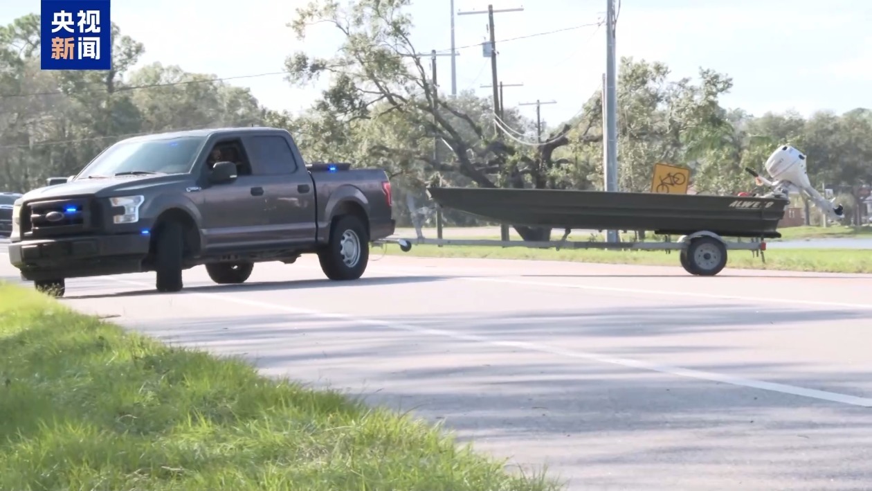 飓风“米尔顿”过境数日 记者探访美国佛罗里达州洪水区域 飓风“米尔顿”过境数日 记者探访美国佛罗里达州洪水区域