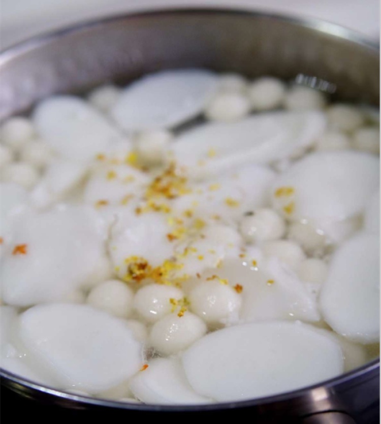 终于开了！最近的上海有点“甜”，可入画、可做酒、可美食、可咖啡……