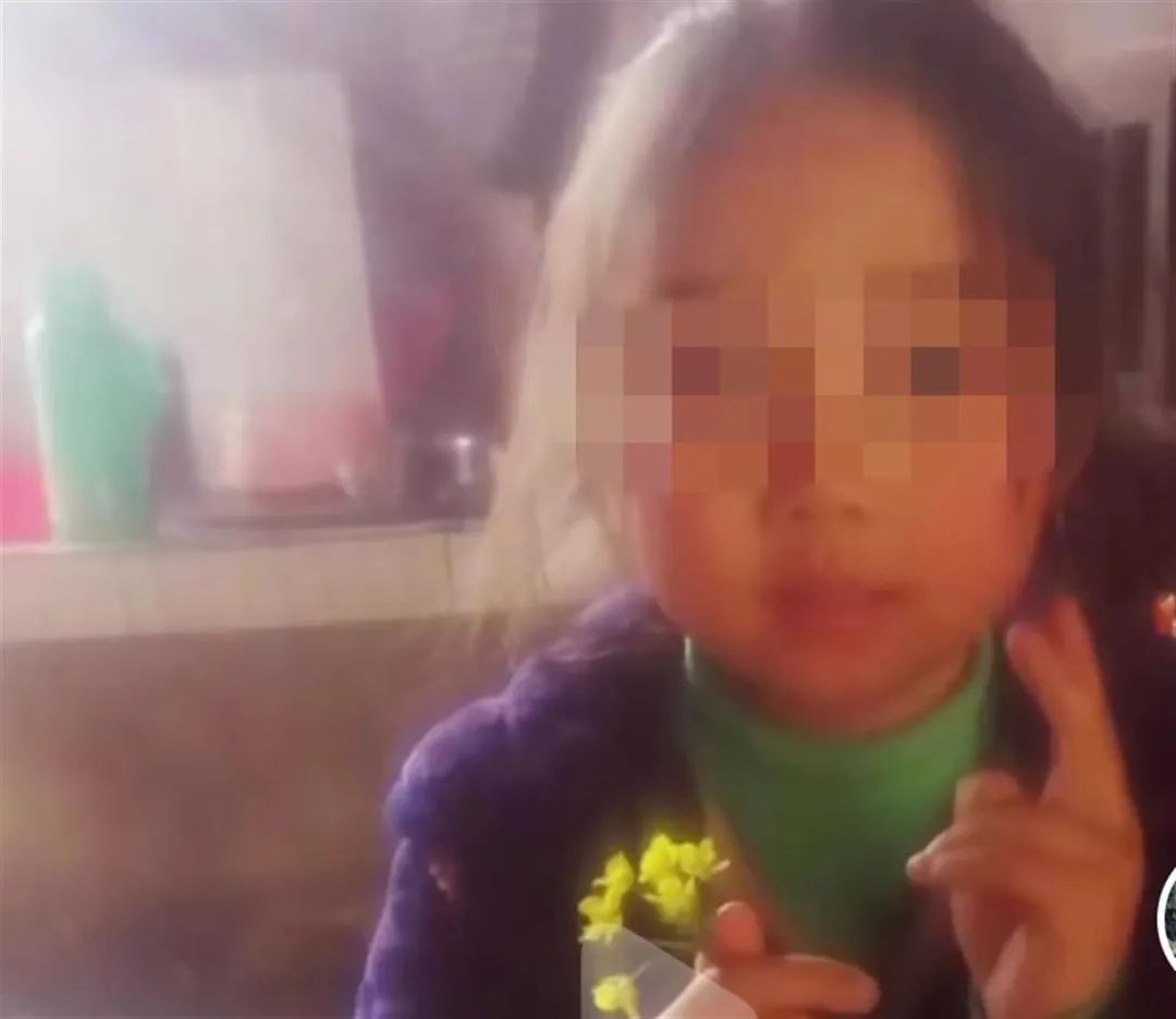 痛心！教师在幼儿园内驾车撞倒3名孩子，致1死2伤，警方：已立案侦查