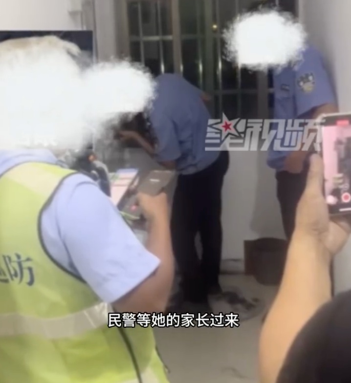 女租客半夜"惨叫"，警察破门后众人都无语了