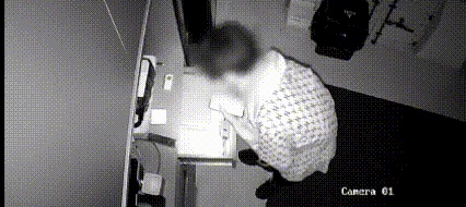 男子没钱请客,竟从商场顶楼偷至负二楼,共盗窃8家收银钱箱! 男子没钱请客,竟从商场顶楼偷至负二楼,共盗窃8家收银钱箱!