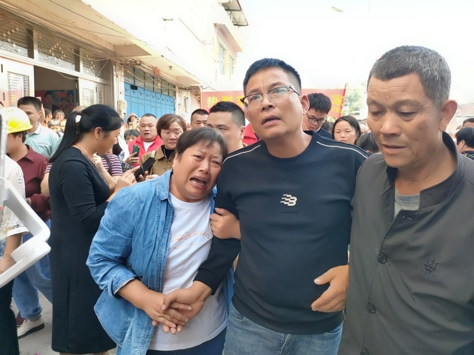 湖南永州小伙被拐36年后回家,看到母亲留存多年的一张老照片哭了 湖南永州小伙被拐36年后回家,看到母亲留存多年的一张老照片哭了