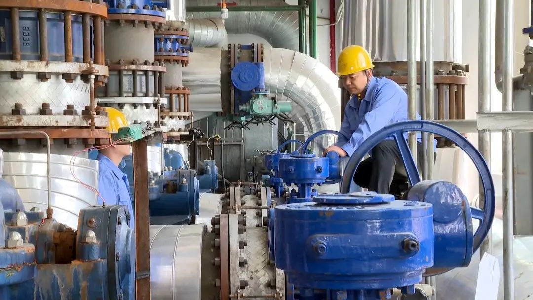 最低温将达1℃!今起,陕西一地开始供暖!这里注意防范 → 最低温将达1℃!今起,陕西一地开始供暖!这里注意防范 →