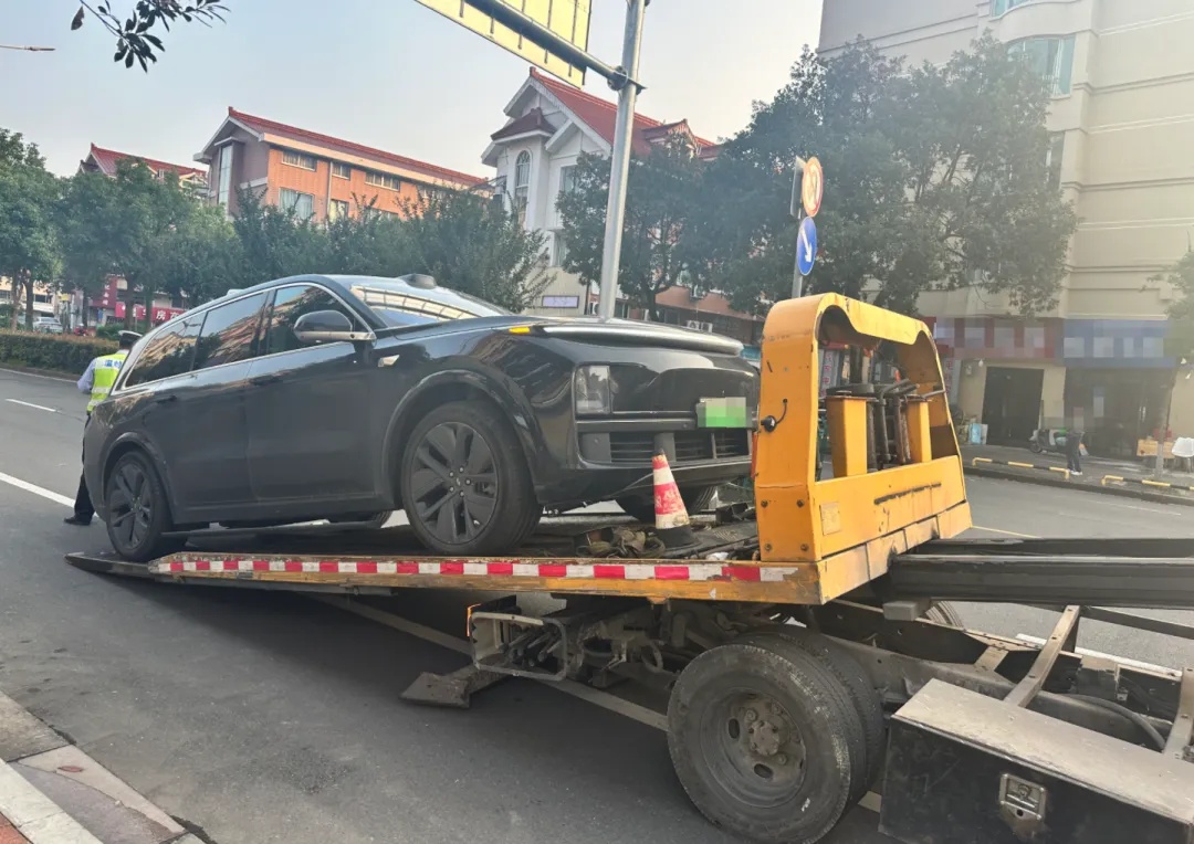 台州一新车被当街查扣！违法69次，记78分！司机懵了…