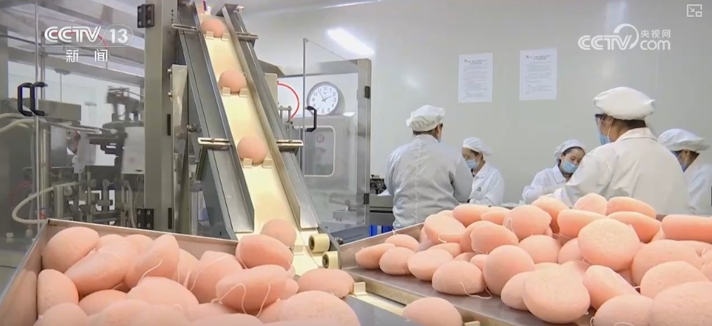 “土特产”变身“新潮品” 成群众持续增收“金钥匙” “土特产”变身“新潮品” 成群众持续增收“金钥匙”