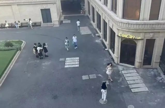 太离谱！网红争相涌入三甲医院打卡拍照