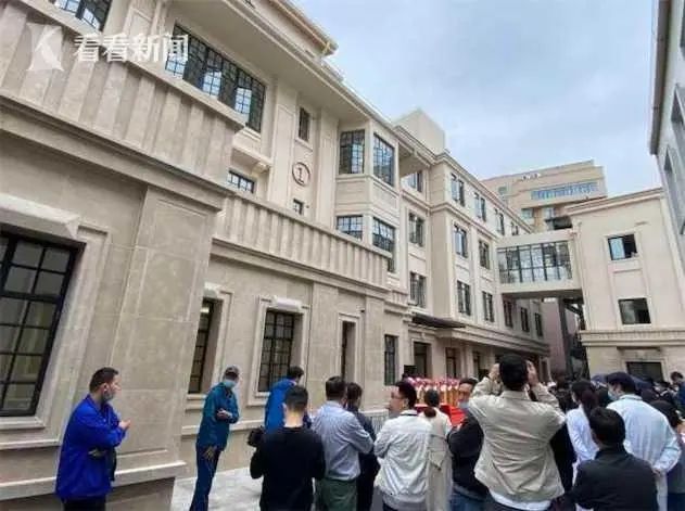 网红扎堆去上海一妇婴打卡拍照引网友集体吐槽,院方回应