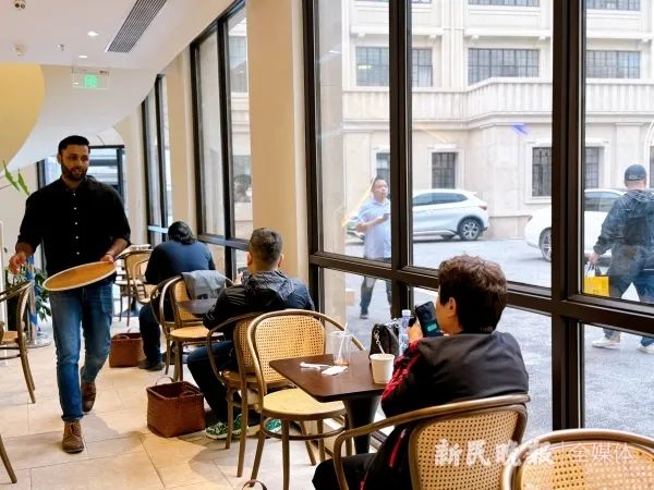 上海一医院成网红打卡地引热议！有人不理解、有人见怪不怪，管理边界考验智慧