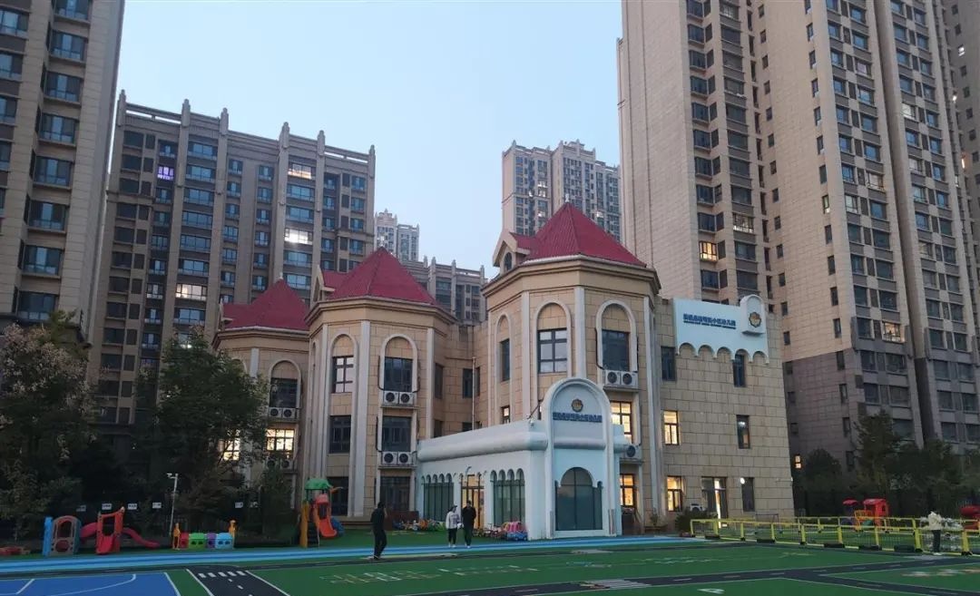 48名学生呕吐腹泻！一学校紧急停课