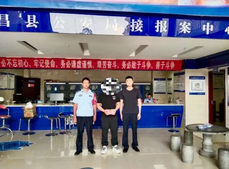 诈骗再刷新 打车送现金？ 警方成功堵截一起网络诈骗案