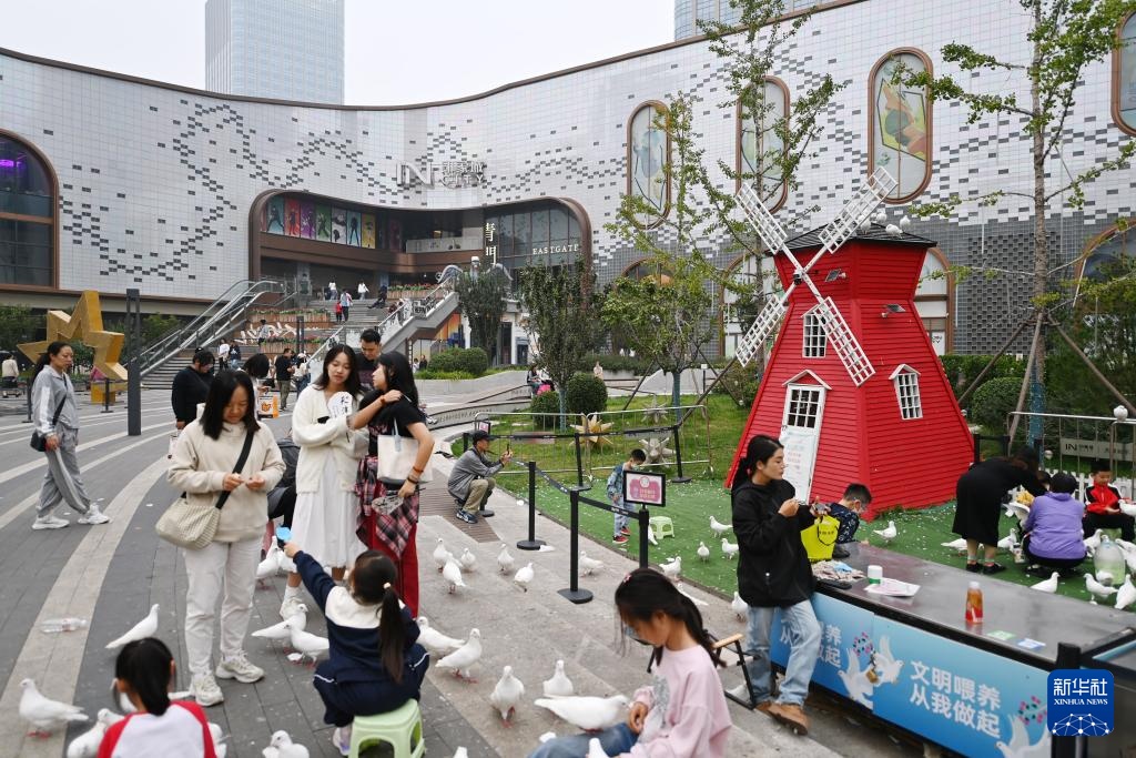 新华全媒＋丨“老商圈”升级新体验——百年老街变身消费打卡地