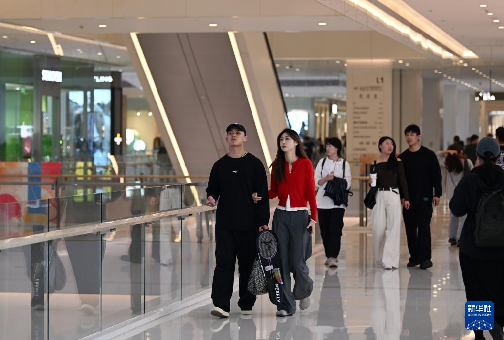 新华全媒＋丨“老商圈”升级新体验——百年老街变身消费打卡地