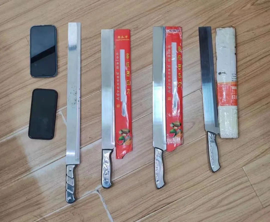 山西5名未成年人持刀抢劫被抓获!年龄最小仅13岁 山西5名未成年人持刀抢劫被抓获!年龄最小仅13岁