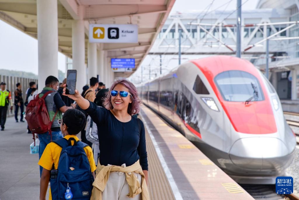 雅万高铁正式开通运营一周年