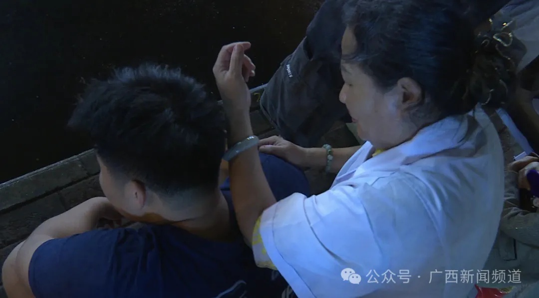 你会尝试吗？按摩师加入“地摊经济”，南宁火炬路现9.9元街边按摩