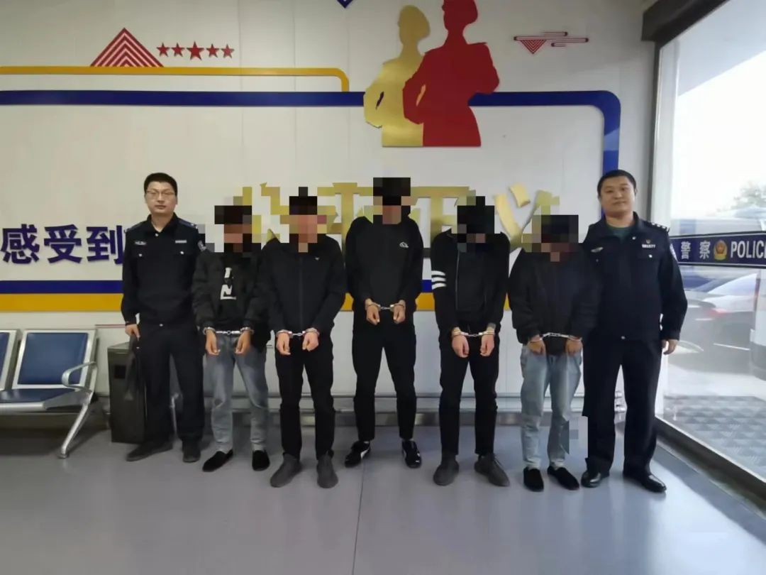 山西5名未成年人持刀抢劫被抓获!年龄最小仅13岁 山西5名未成年人持刀抢劫被抓获!年龄最小仅13岁