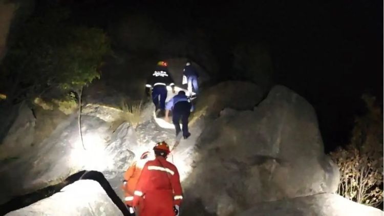 武汉两驴友冒险跟风进“野景区”被困,官方提醒 武汉两驴友冒险跟风进“野景区”被困,官方提醒