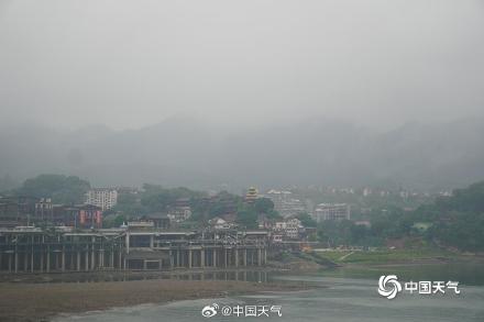 大雾里的重庆自带电影滤镜