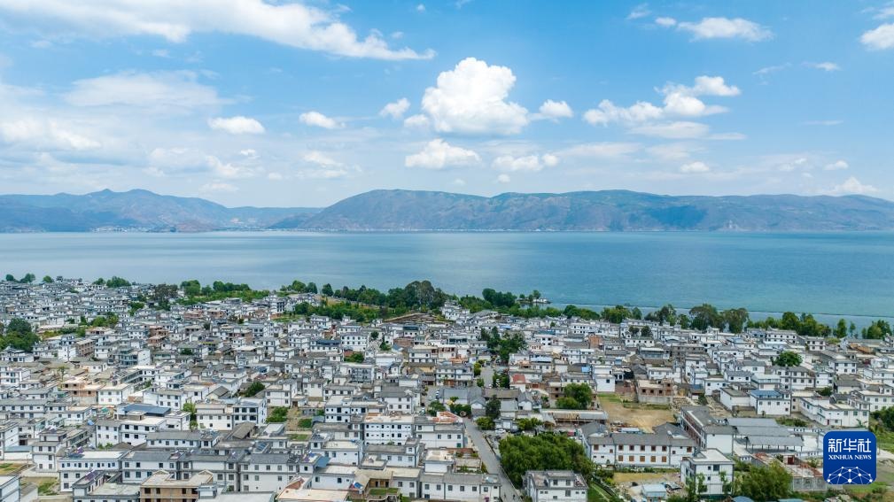 新时代中国调研行之看区域&middot;西部篇｜飞阅云南高原湖泊